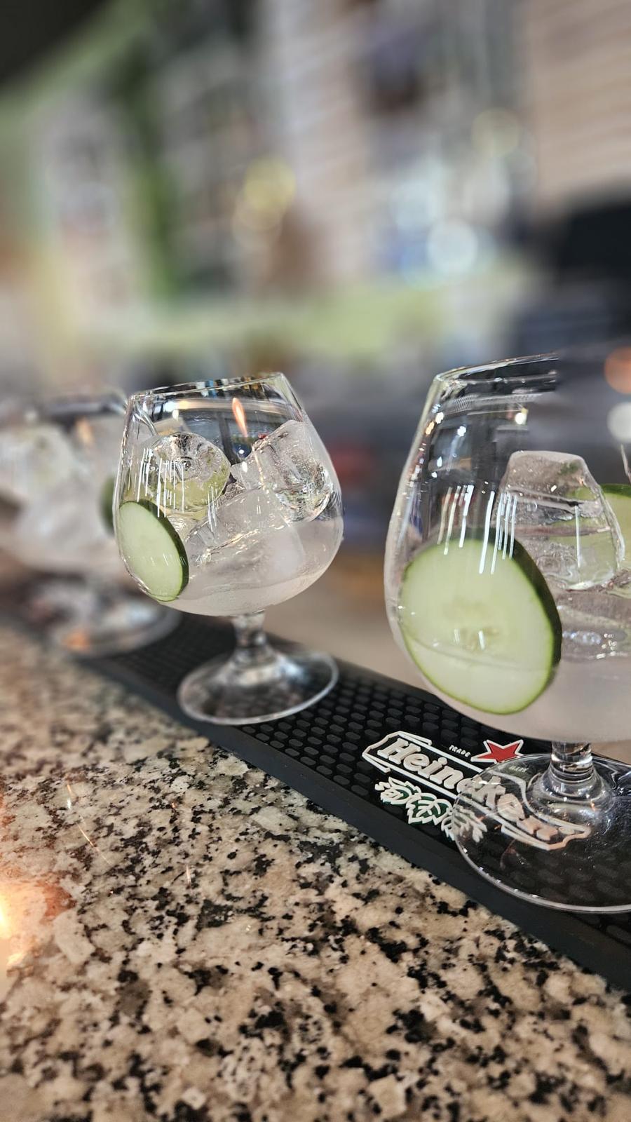Combinados con pepino y hielo